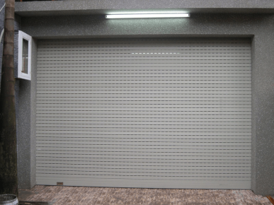 Cửa Cuốn Khe Thoáng Tự Động – Giải Pháp An Ninh Hiện Đại Cho Nhà Phố Và Garage			