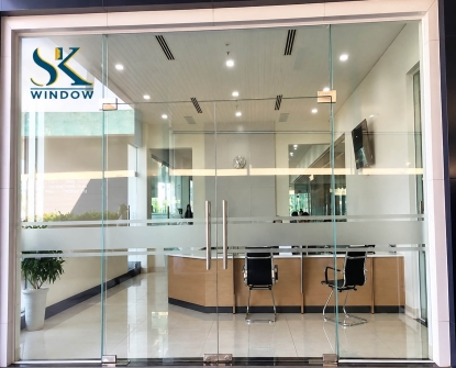 CỬA KÍNH CƯỜNG LỰC 2 CÁNH MỞ QUAY