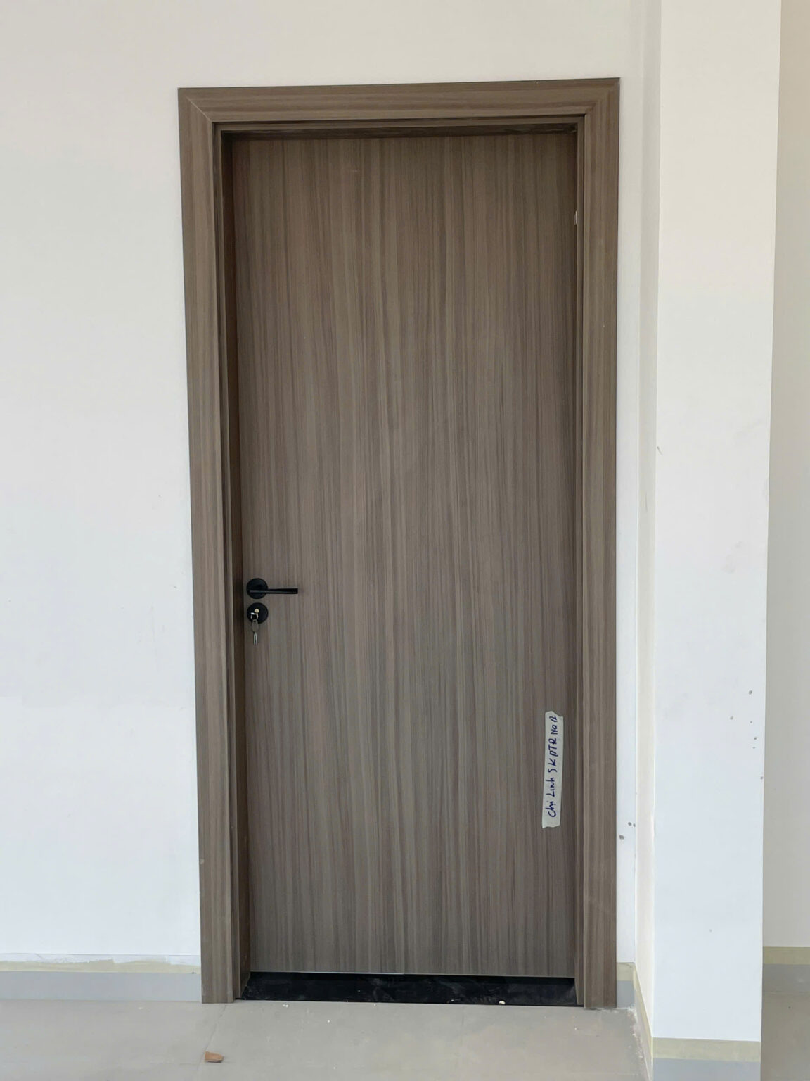 cửa nhựa composite nhà vệ sinh