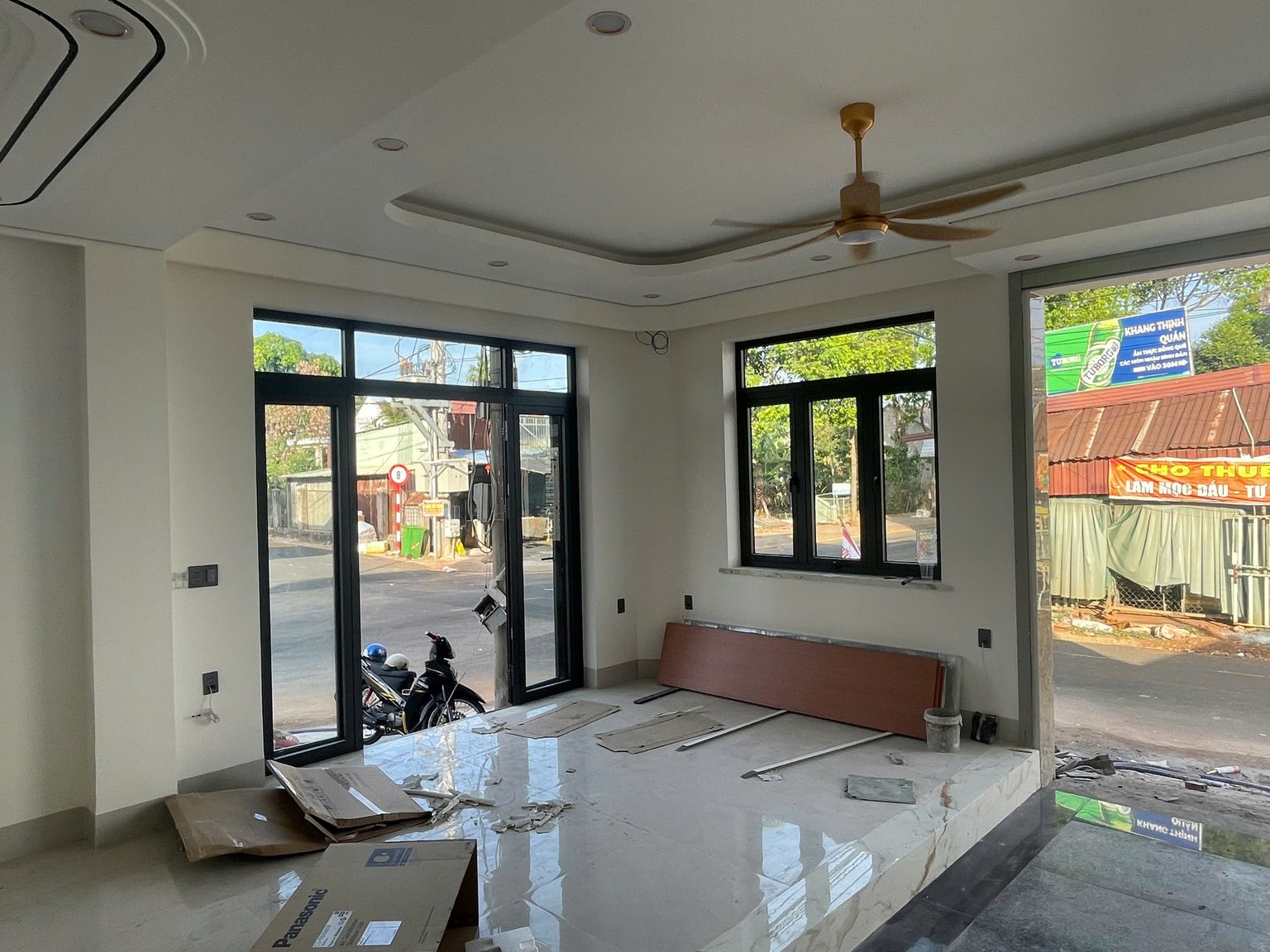 cửa sổ 3 cánh Xingfa tại TPHCM