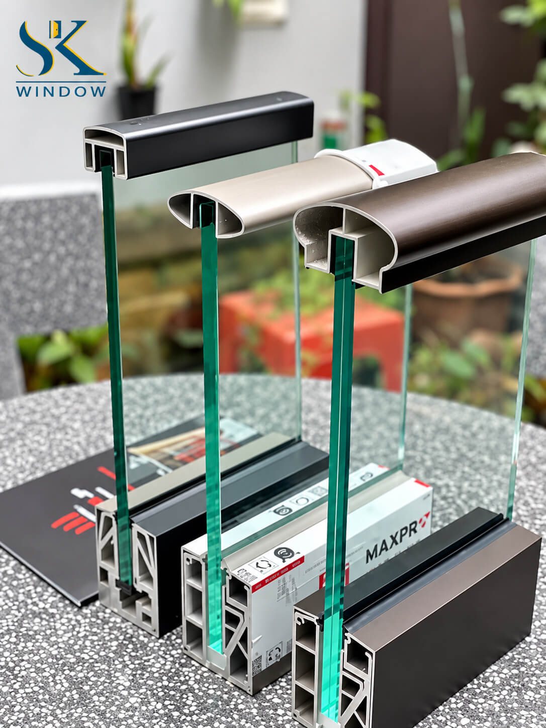 lắp đặt cửa nhôm Maxpro tại HCM